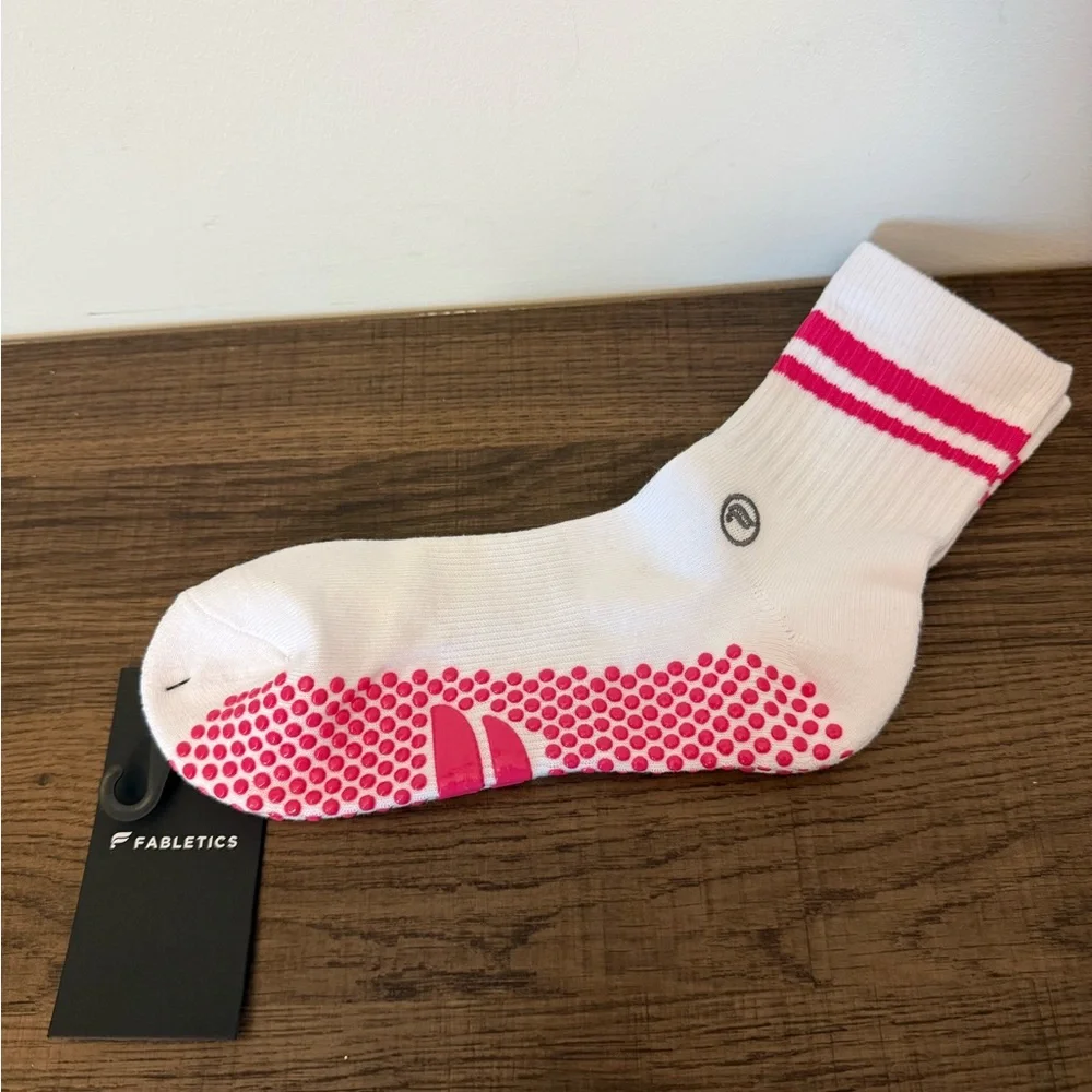 Fabletics The Powerhouse Quarter Crew Grip Socks, Size S/M